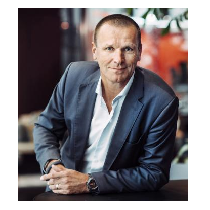 Klaus Van Isacker quitte son poste de rédacteur en chef de VTM Nieuws et revient dans la section magazine de DPG Media