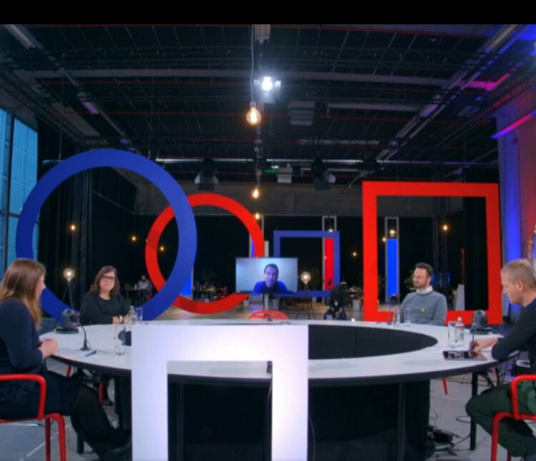 Media & Culture Fast Forward: Fragmentatie versus aggregatie – Hoe de audiovisuele media zich tot platformen bundelen Media & Culture Fast Forward: Fragmentatie versus aggregatie – Hoe de audiovisuele media zich tot platformen bundelen