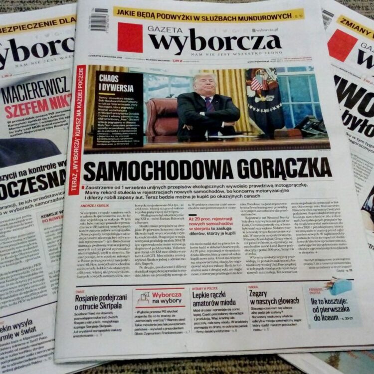 Les médias polonais bloquent leur contenu pour protester contre un projet de loi visant à imposer la publicité Les médias polonais bloquent leur contenu pour protester contre un projet de loi visant à imposer la publicité