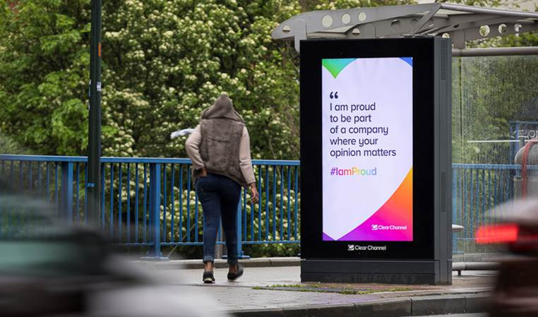 Clear Channel célèbre Pride avec la campagne #IamProud