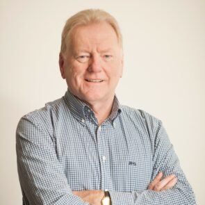 [Magazine Media] Jacques Sys (Sport Foot Magazine) : « Nous mettons en lumière ce qui reste lorsque les lumières du stade sont éteintes »