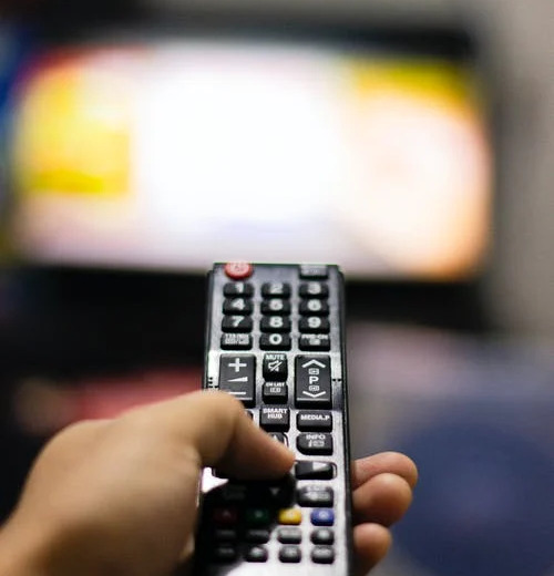 Les sénateurs souhaitent renforcer les programmes dédiés à la jeunesse et la lutte contre le piratage audiovisuel