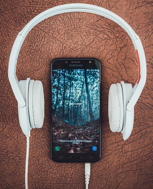 CIM Audio Time 2023 : Près de 5h par jour à écouter les médias audios CIM Audio Time 2023 : Près de 5h par jour à écouter les médias audios