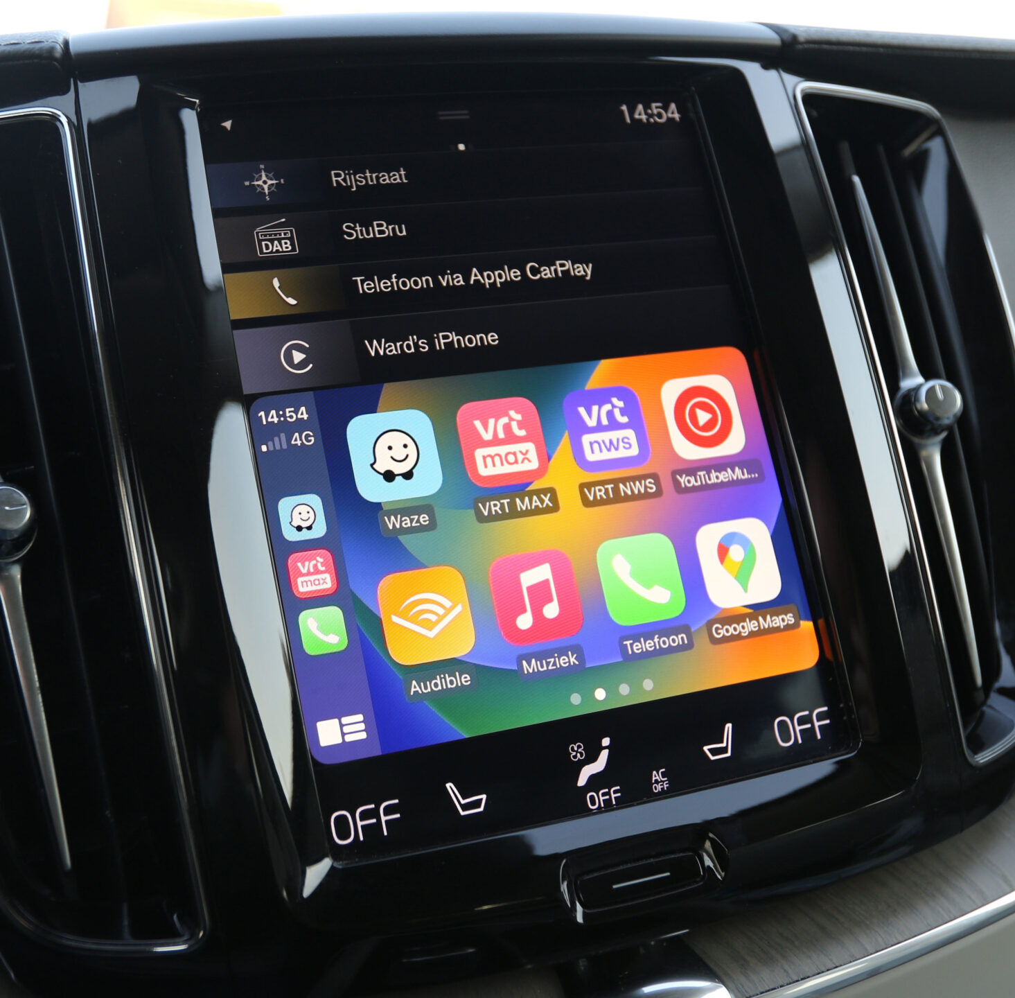 VRT MAX et VRT NWS maintenant aussi en voiture