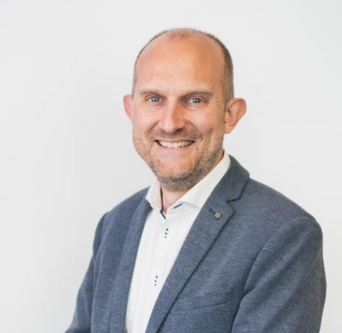 MediaSpecs Summer Interview : Grégory Vandenschrick (RMB) nous invite à sortir de notre zone de confort : « Les choses nouvelles bousculent notre quotidien »