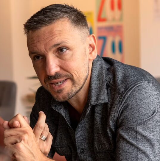 Robin Vissenaekens devient le nouveau directeur de programme de Play Nostalgie et Nostalgie Plus
