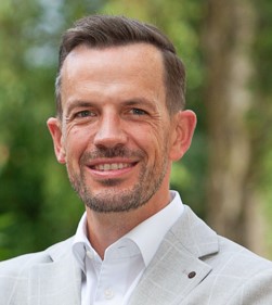 Thijs Naeyaert devient directeur général de Roularta Local Media